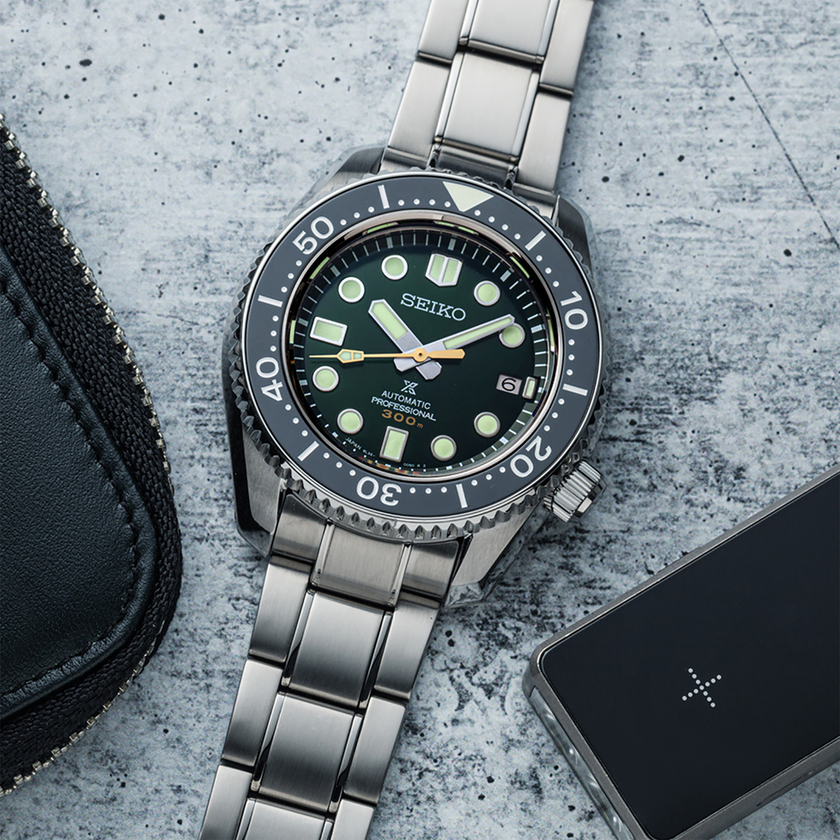 SLA047 Seiko Saturated divers watch beauty shot